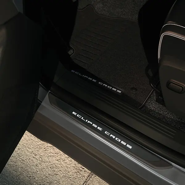 Kunststof instaplijsten met of zonder verlichting Mitsubishi Eclipse Cross