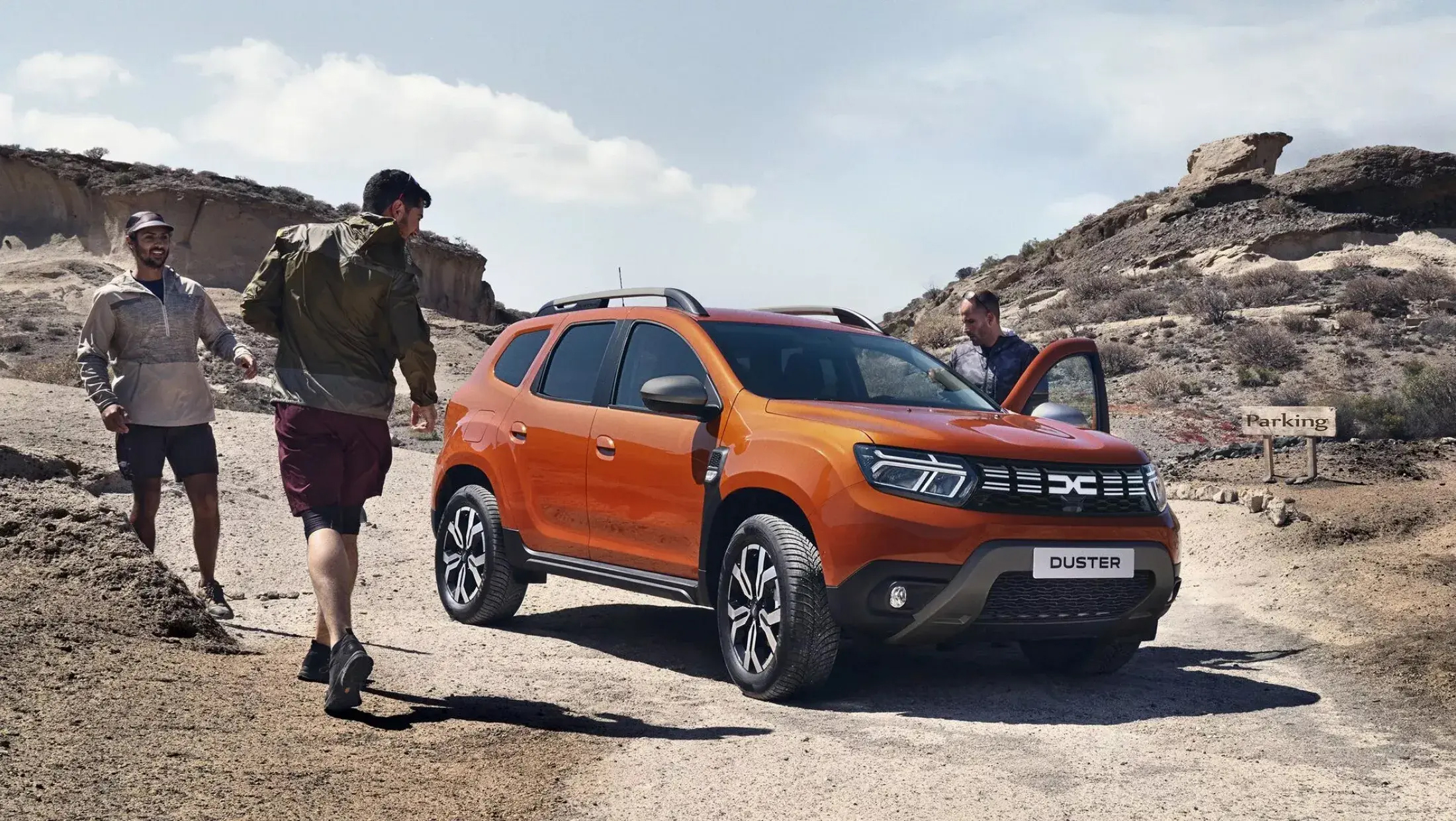 Dacia DUSTER oranje vooraanzicht
