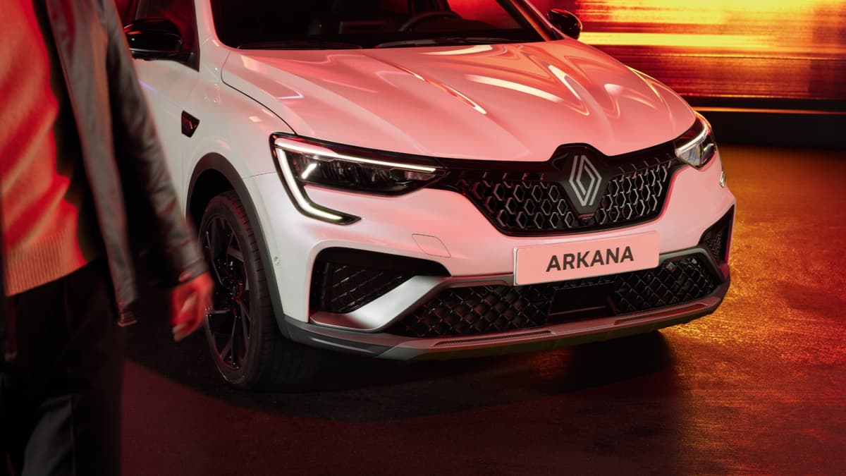 Renault ARKANA voorzijde grill en koplampen