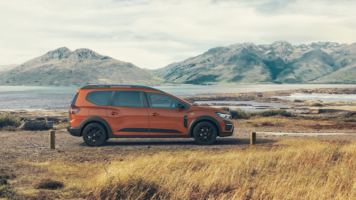 Dacia JOGGER oranje zijaanzicht