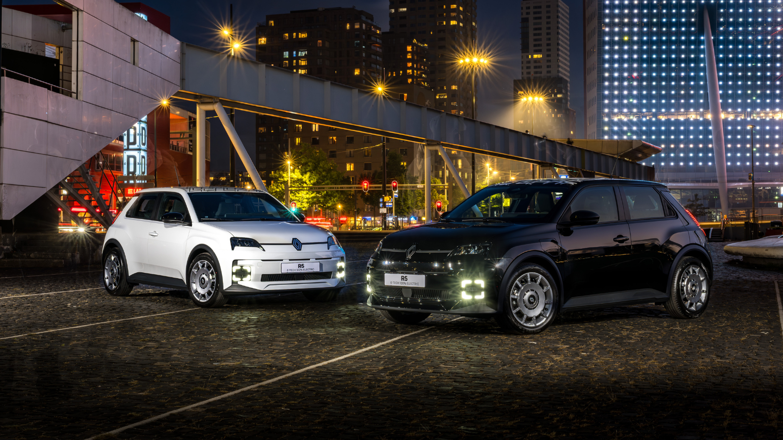 Renault 5 Night & Day Edition in de nacht