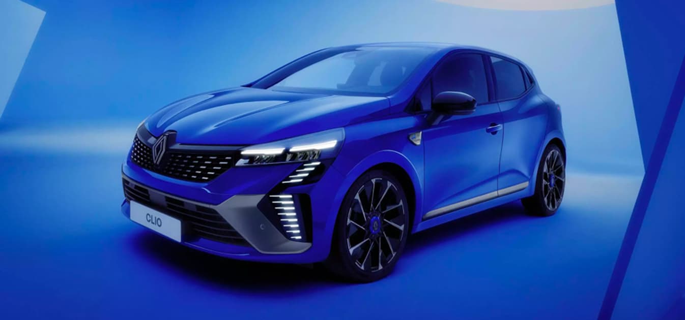 Nieuwe Renault Clio 2025 blauw met lichtmetalen velgen